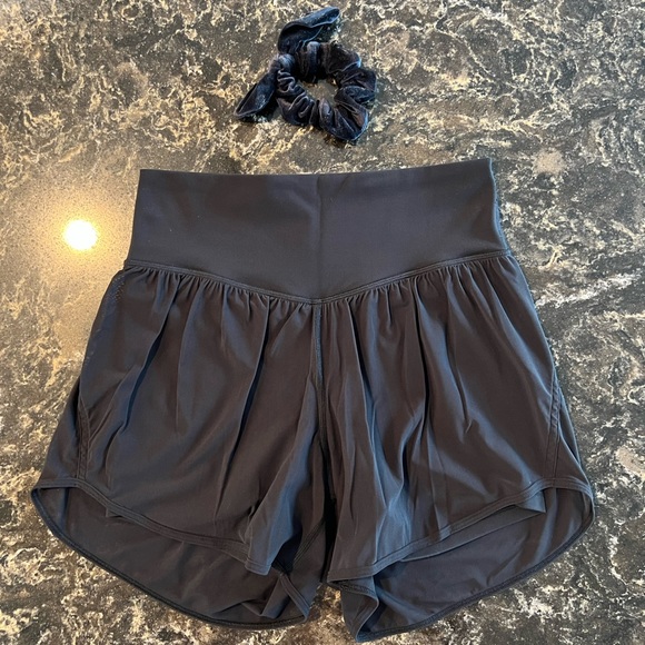 lululemon athletica Pants - Lululemon shorts size 6